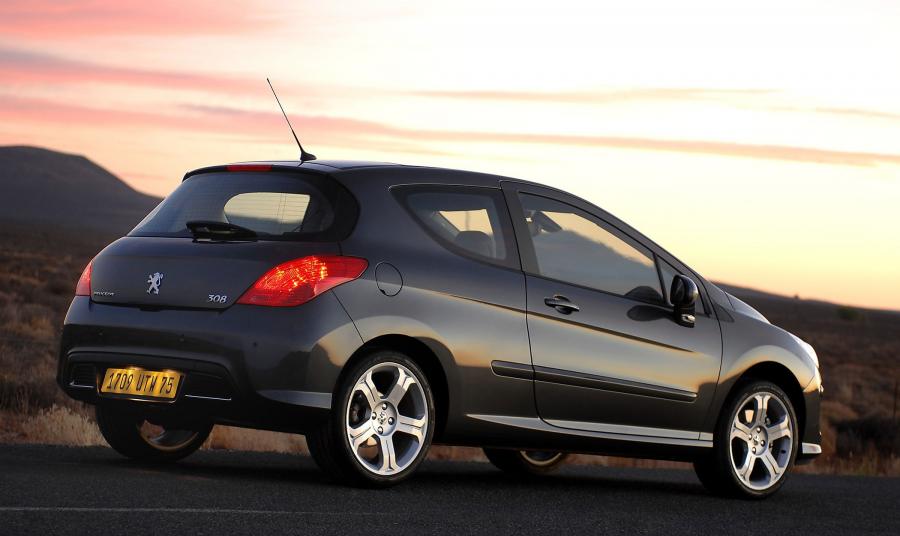  Peugeot 308 GT 2008 года  (фото 18 из 101)